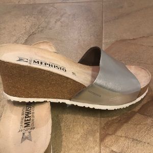 Mephisto silver wedge sandals 39